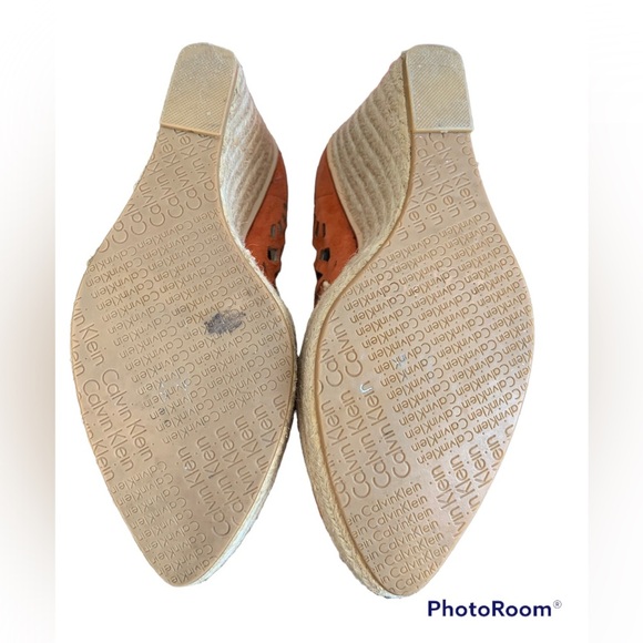 DESIGNER Calvin Klein Suede Wedge Heels - Picture 5 of 8